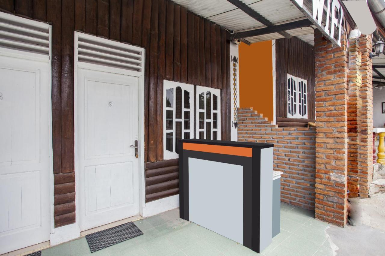 OYO 2799 Berastagi Backpacker Rooms Bagian luar foto
