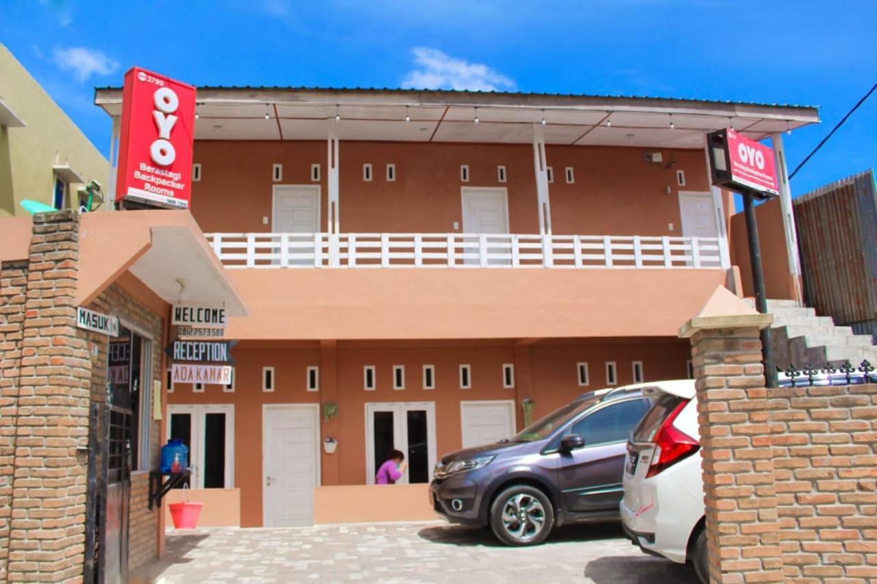 OYO 2799 Berastagi Backpacker Rooms Bagian luar foto