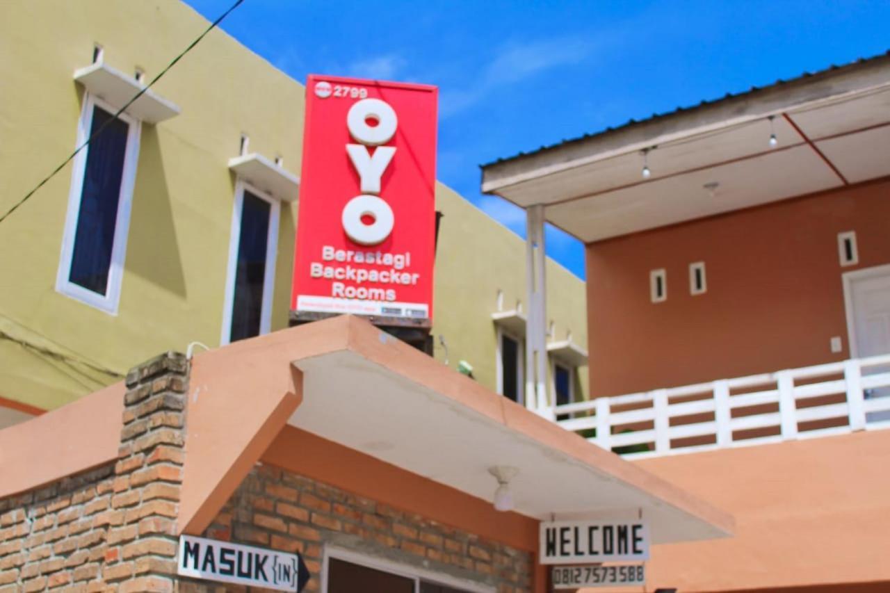 OYO 2799 Berastagi Backpacker Rooms Bagian luar foto