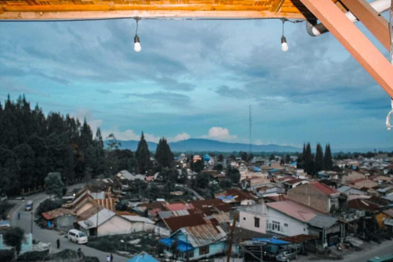 OYO 2799 Berastagi Backpacker Rooms Bagian luar foto