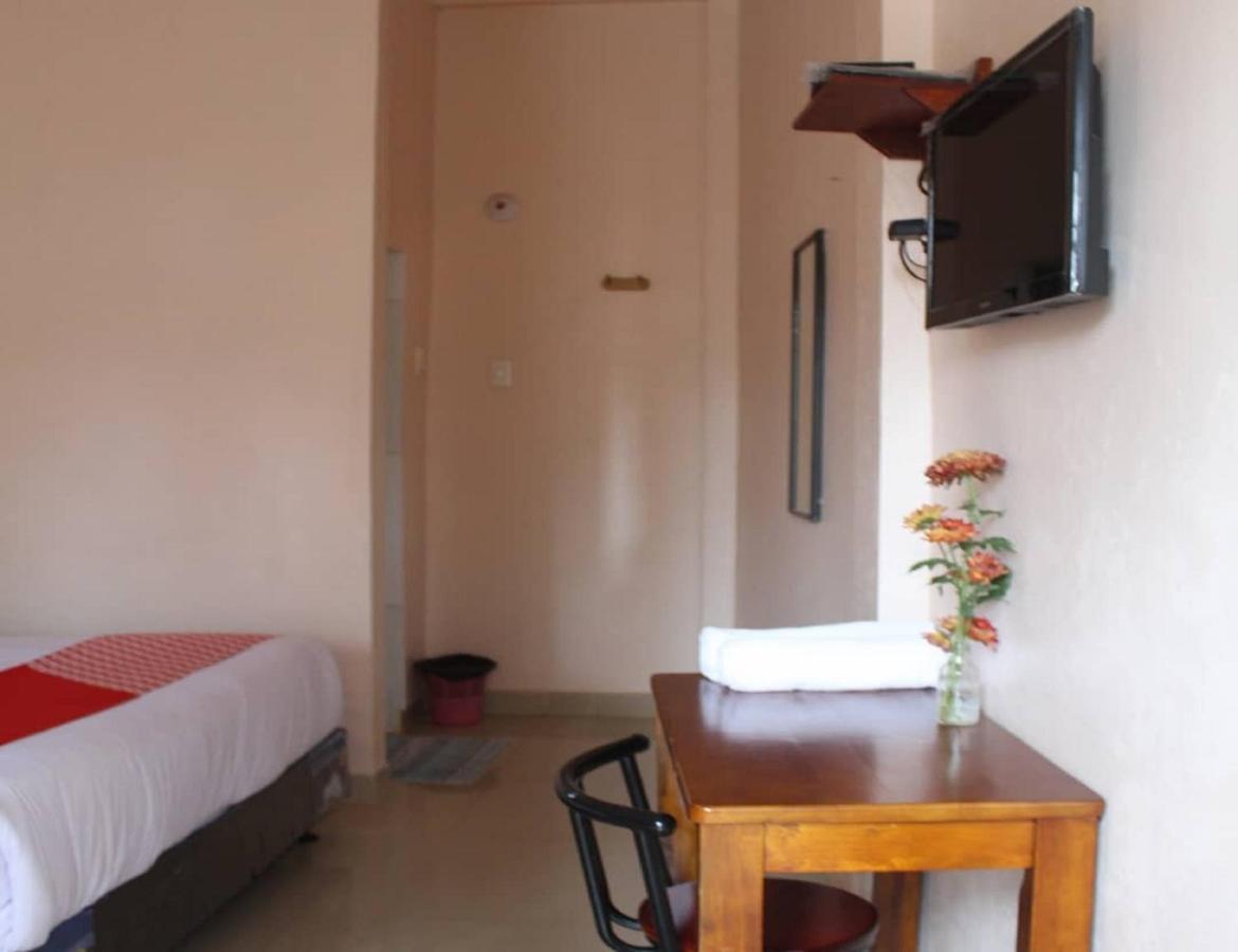 OYO 2799 Berastagi Backpacker Rooms Bagian luar foto