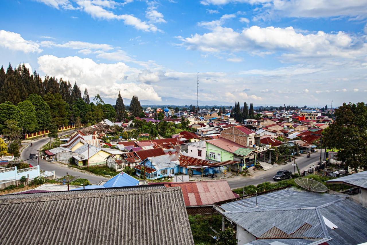 OYO 2799 Berastagi Backpacker Rooms Bagian luar foto